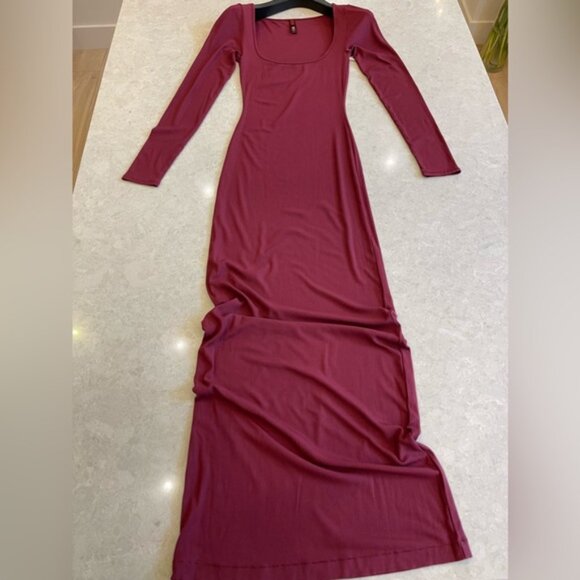 Skims Soft Lounge Long Sleeve Dress Ribbed in Wine Size M - Picture 10 of 14